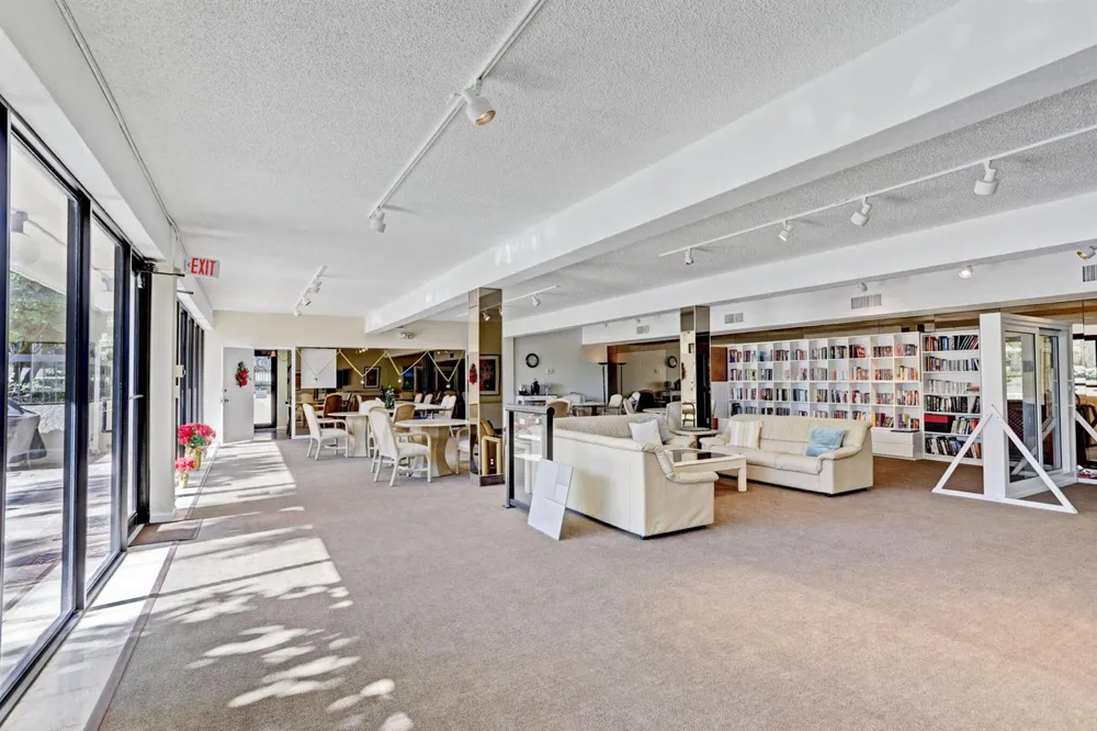 3440 S Ocean Boulevard #105s Palm Beach, FL 33480