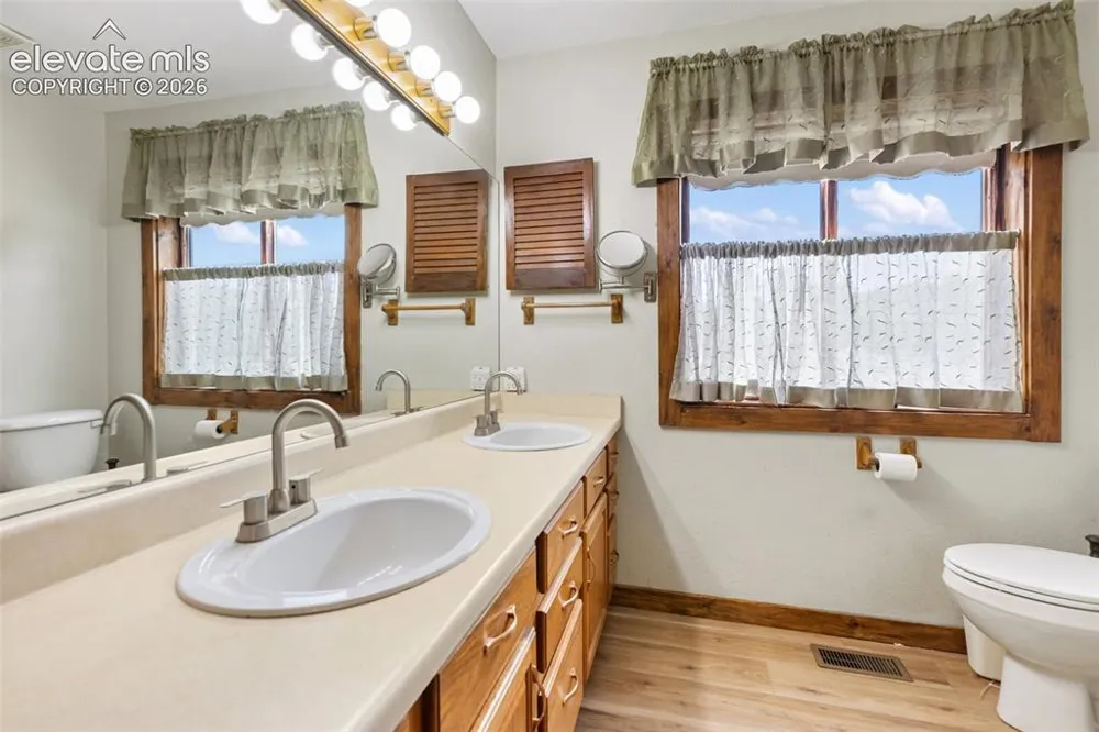 251 Surrey Lane Florissant, CO 80816