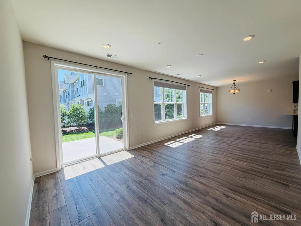 907 Greenland Square Highland Park, NJ 08904