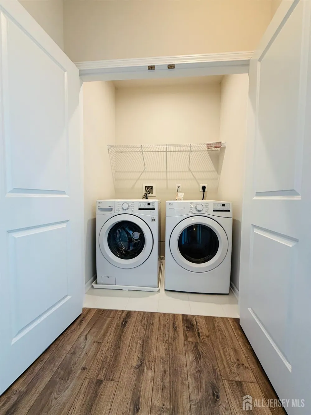 907 Greenland Square Highland Park, NJ 08904