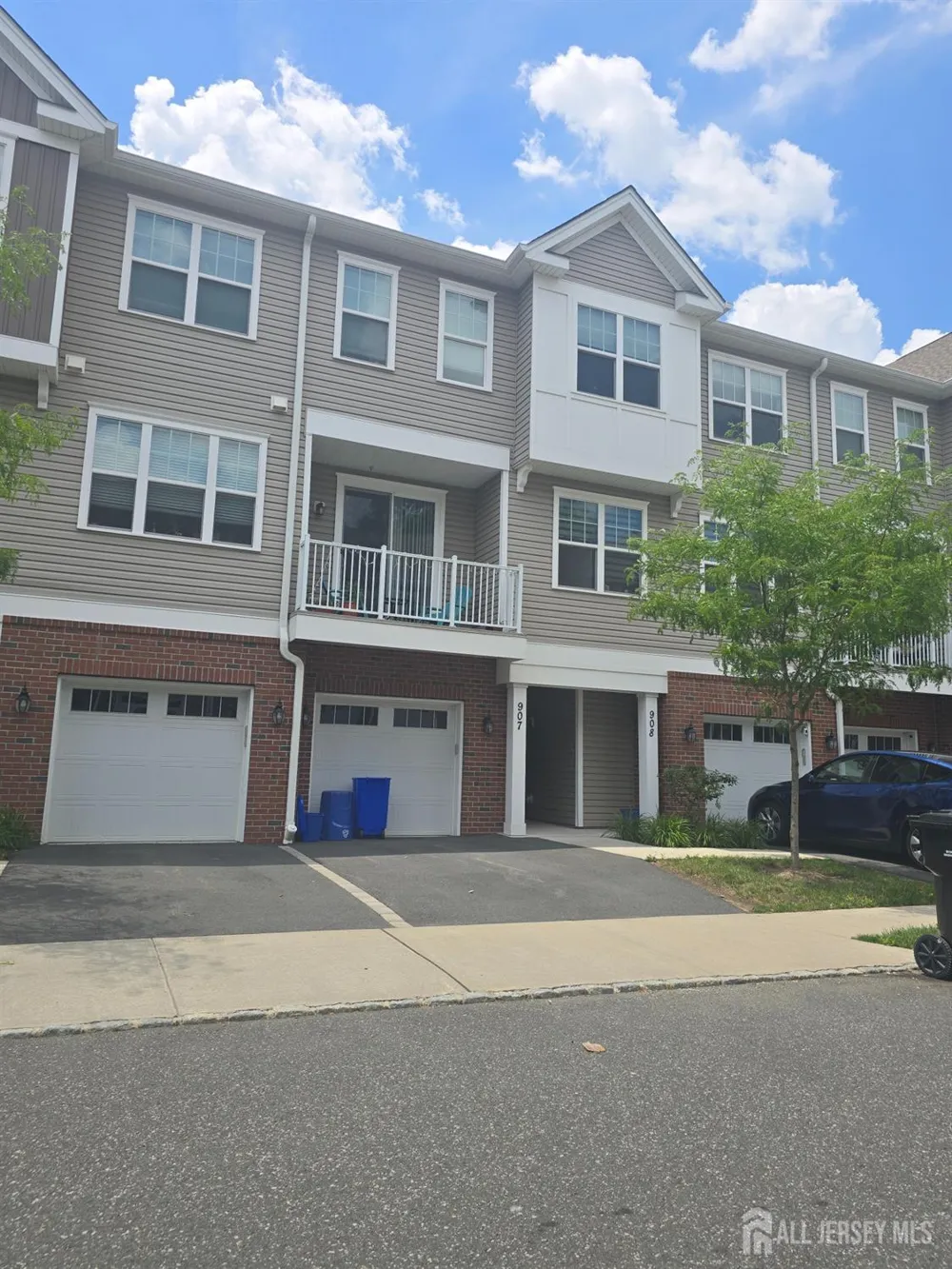 907 Greenland Square Highland Park, NJ 08904