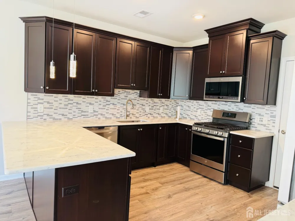 907 Greenland Square Highland Park, NJ 08904