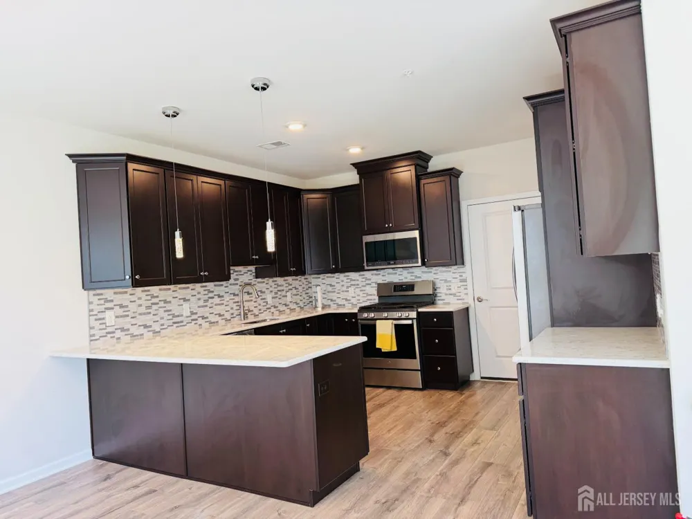 907 Greenland Square Highland Park, NJ 08904
