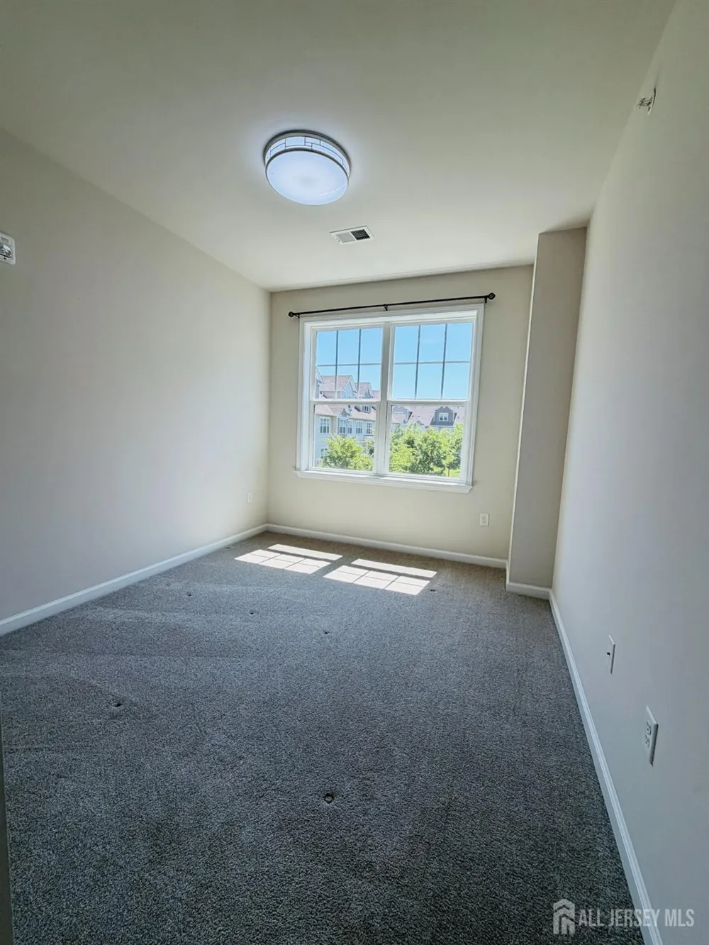 907 Greenland Square Highland Park, NJ 08904