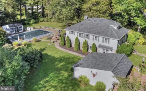 713 ARDSLEY COURT
