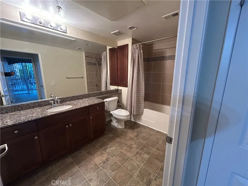 1356 Scholarship Irvine, CA 92612