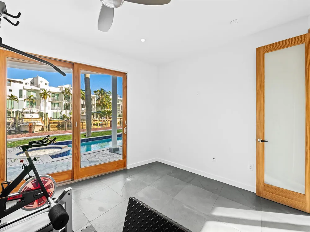 450 Victoria Terrace Fort Lauderdale, FL 33301