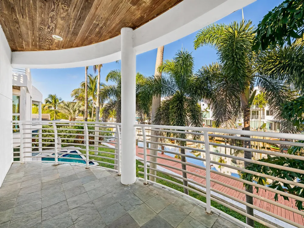 450 Victoria Terrace Fort Lauderdale, FL 33301