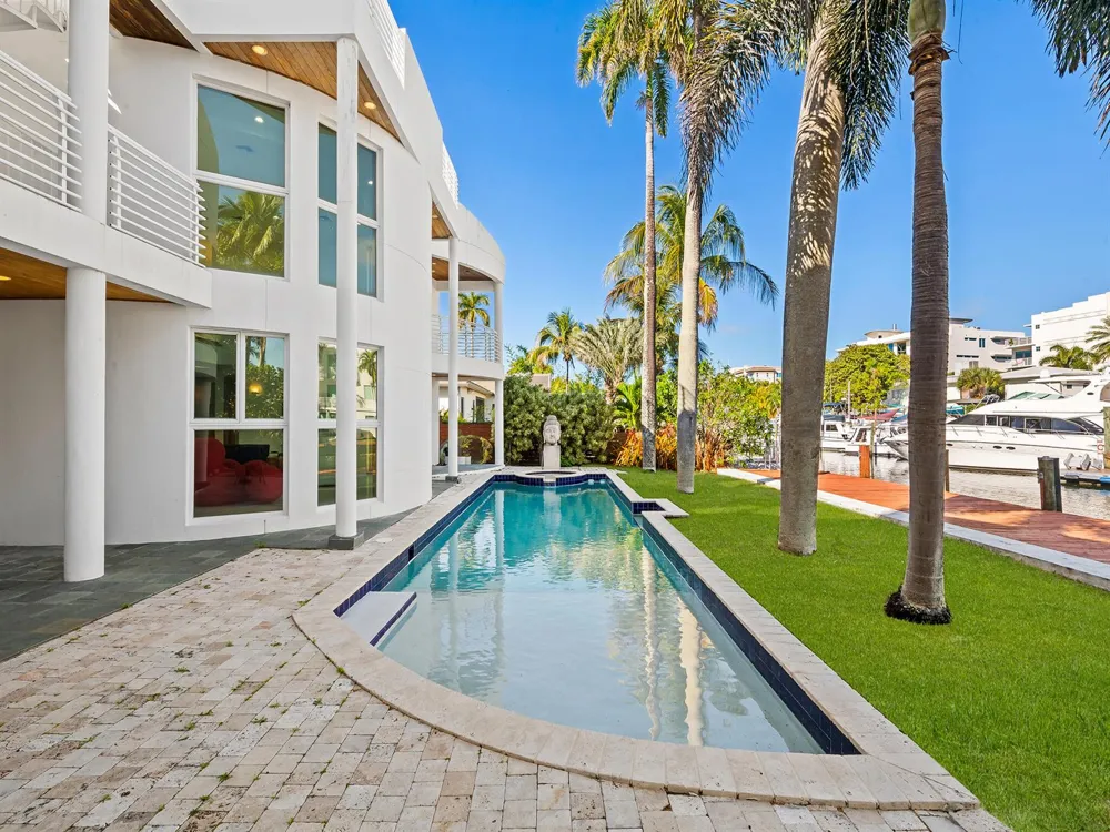 450 Victoria Terrace Fort Lauderdale, FL 33301