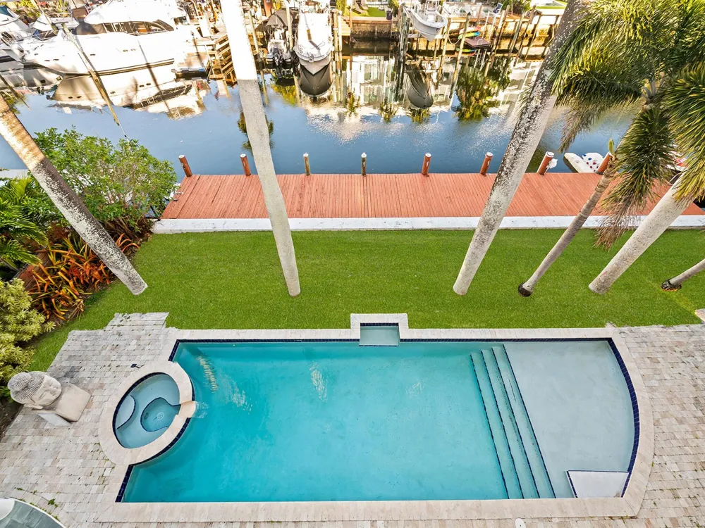 450 Victoria Terrace Fort Lauderdale, FL 33301