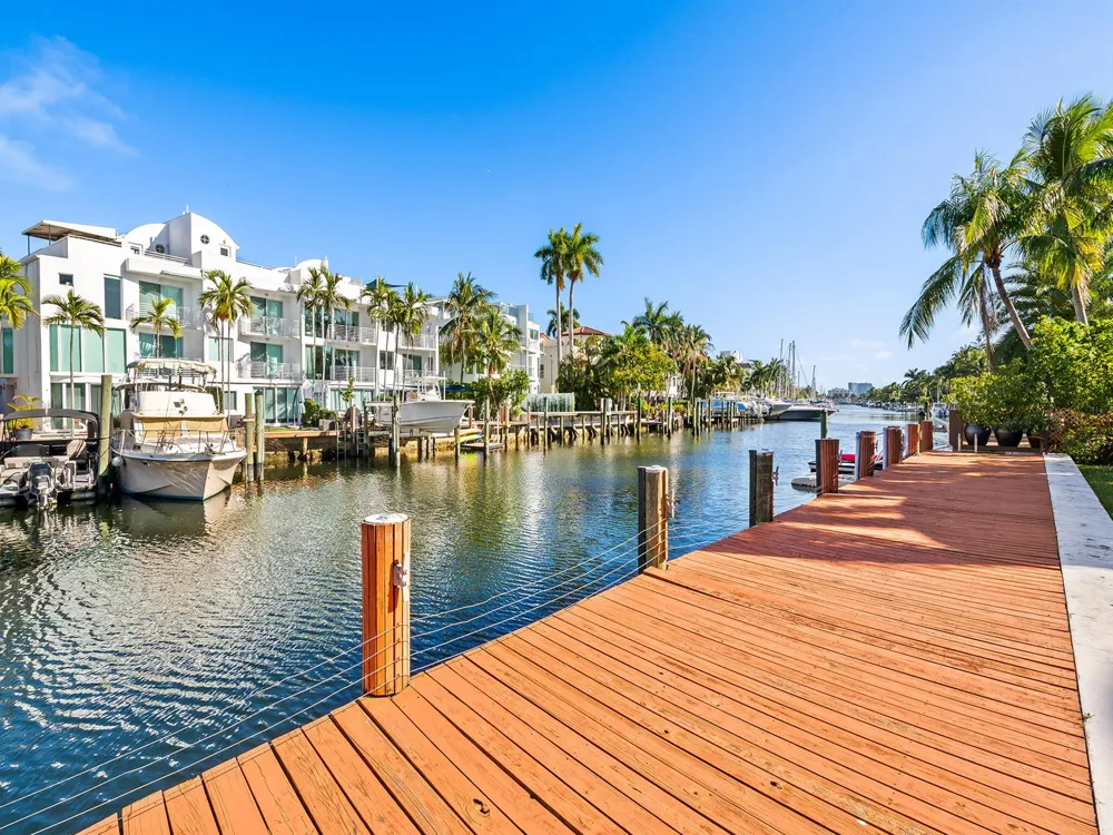 450 Victoria Terrace Fort Lauderdale, FL 33301