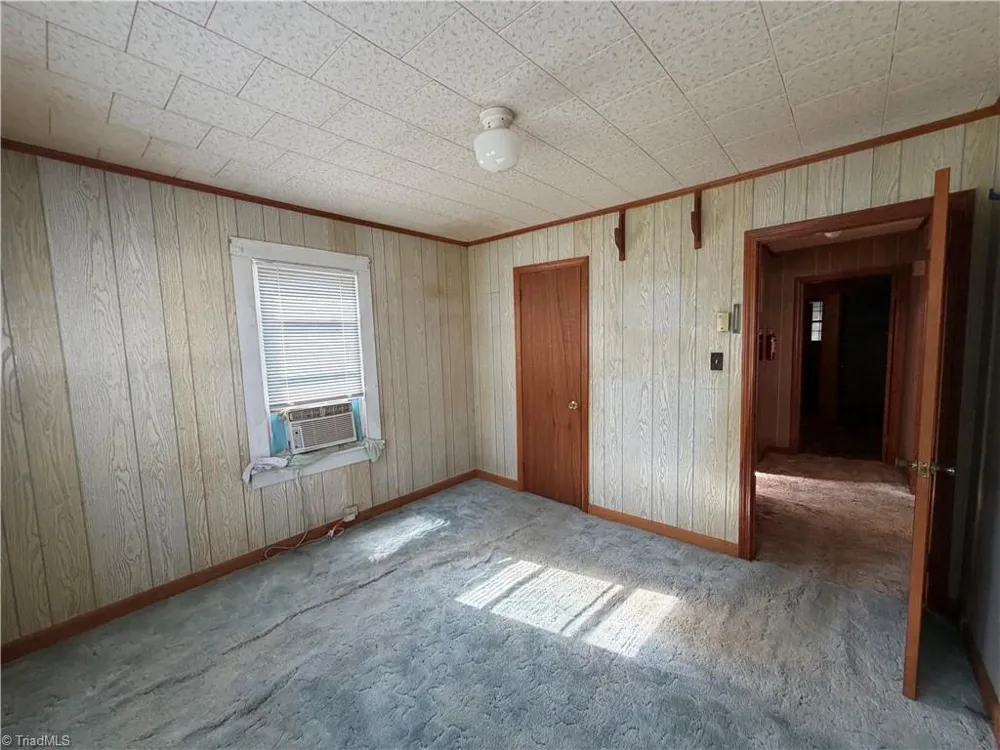 813 W Main Street Yadkinville, NC 27055