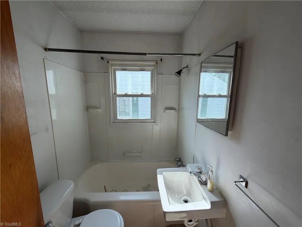 813 W Main Street Yadkinville, NC 27055