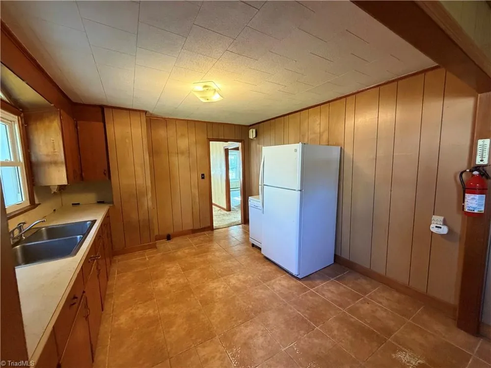 813 W Main Street Yadkinville, NC 27055