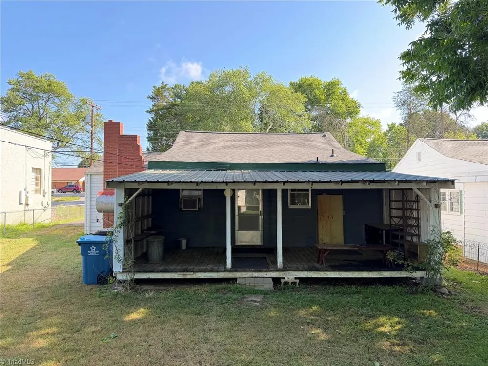 813 W Main Street Yadkinville, NC 27055