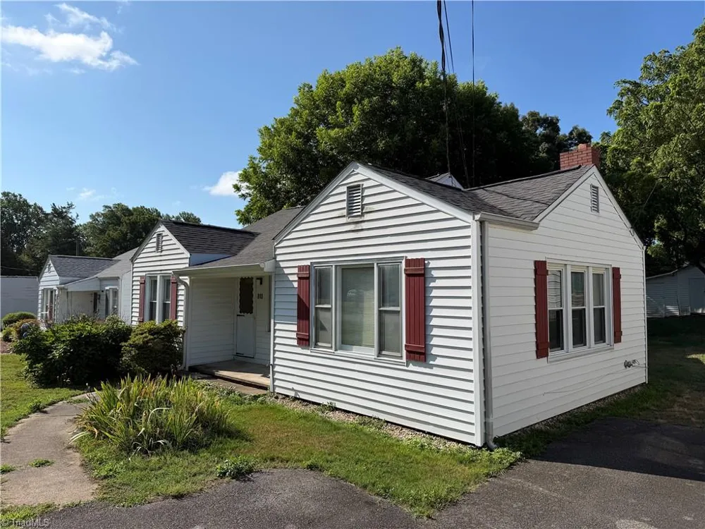 813 W Main Street Yadkinville, NC 27055