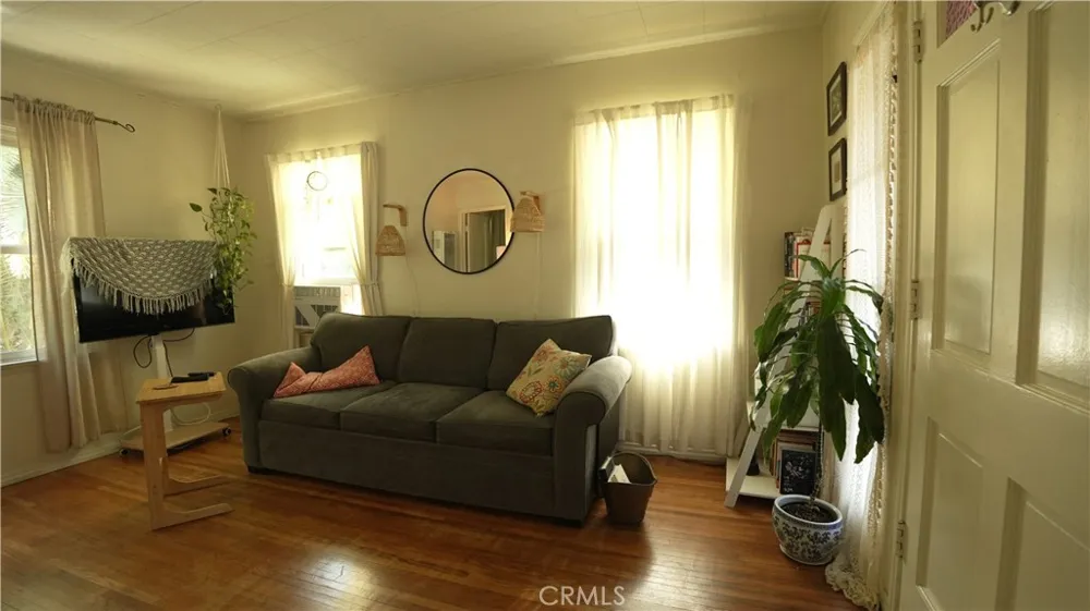6237 Haviland Whittier, CA 90601