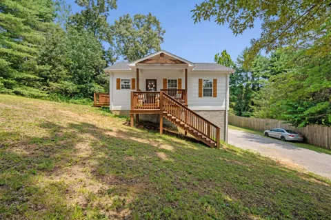 795 Lowery Ln