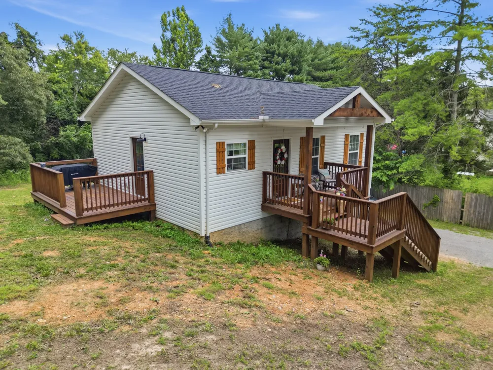 795 Lowery Ln McMinnville, TN 37110
