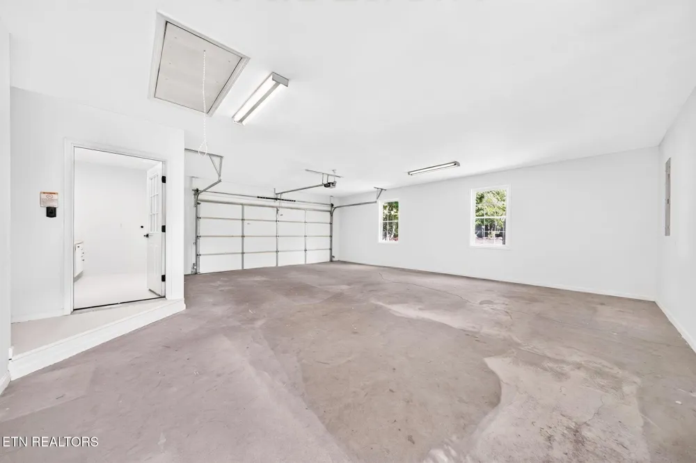 35 Leaf Circle Crossville, TN 38558