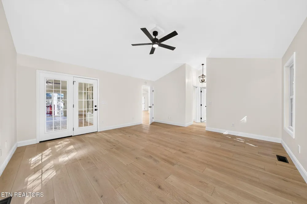 35 Leaf Circle Crossville, TN 38558