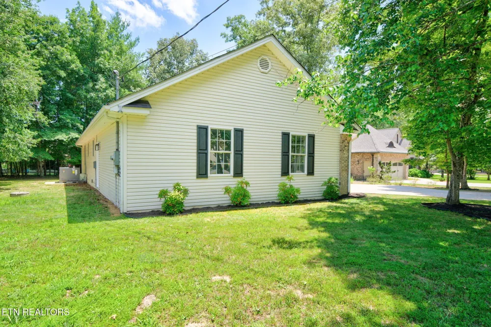 35 Leaf Circle Crossville, TN 38558