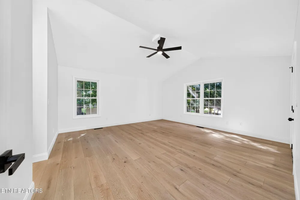 35 Leaf Circle Crossville, TN 38558