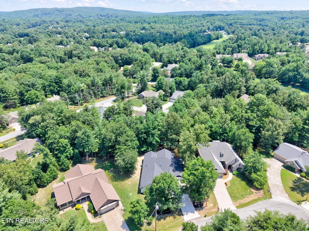 35 Leaf Circle Crossville, TN 38558