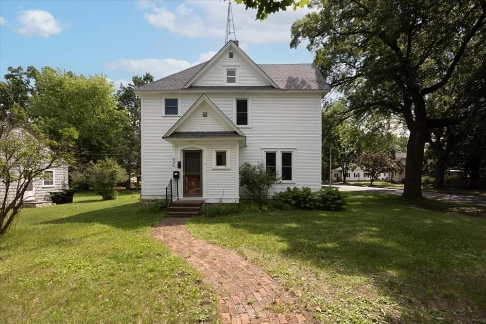 520 12th Street SE Menomonie, WI 54751