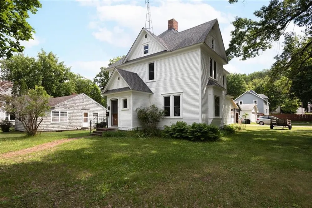 520 12th Street SE Menomonie, WI 54751