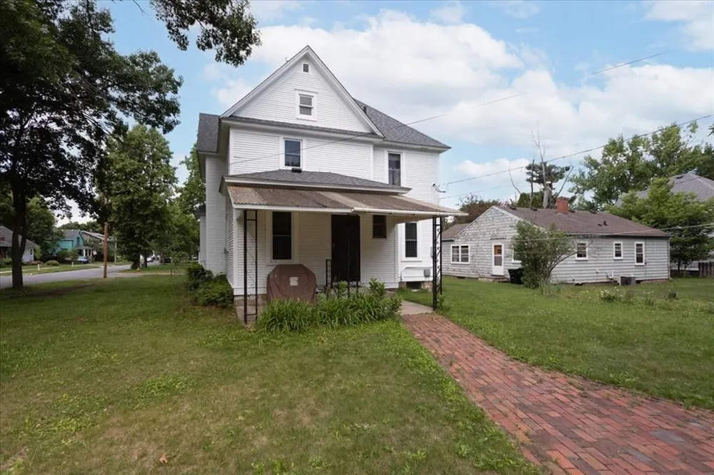520 12th Street SE Menomonie, WI 54751
