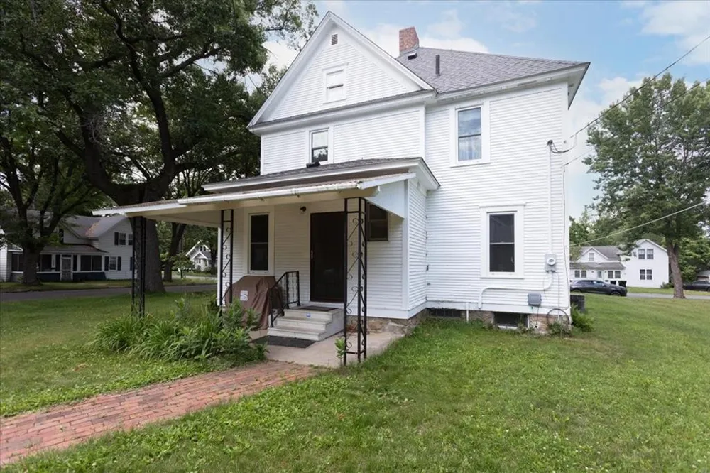 520 12th Street SE Menomonie, WI 54751