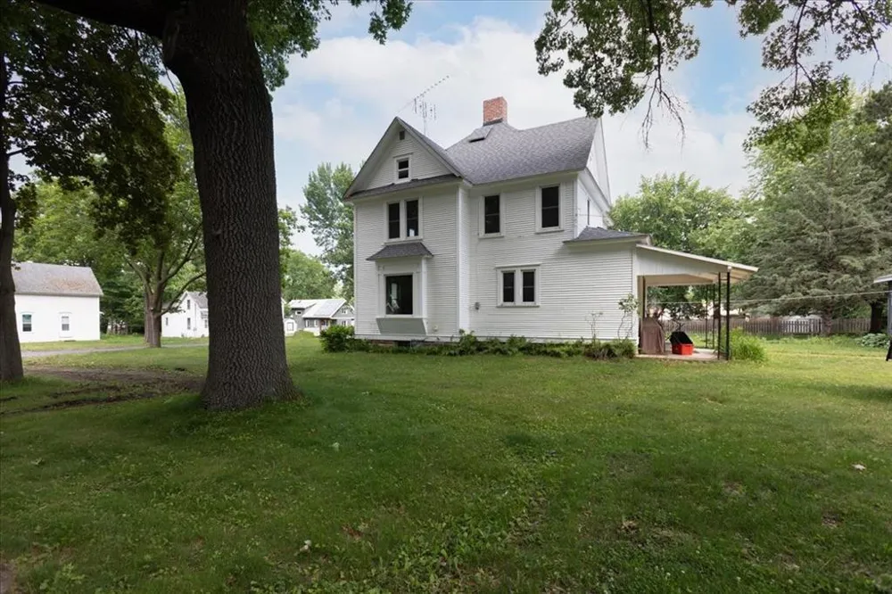 520 12th Street SE Menomonie, WI 54751