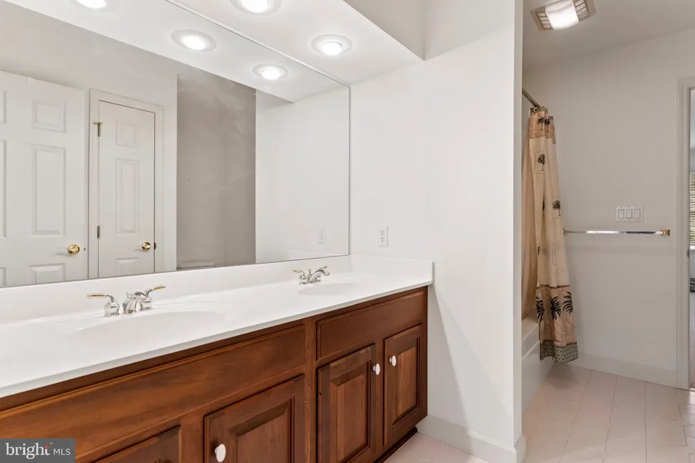 536 BRIDGEVIEW DRIVE Lemoyne, PA 17043