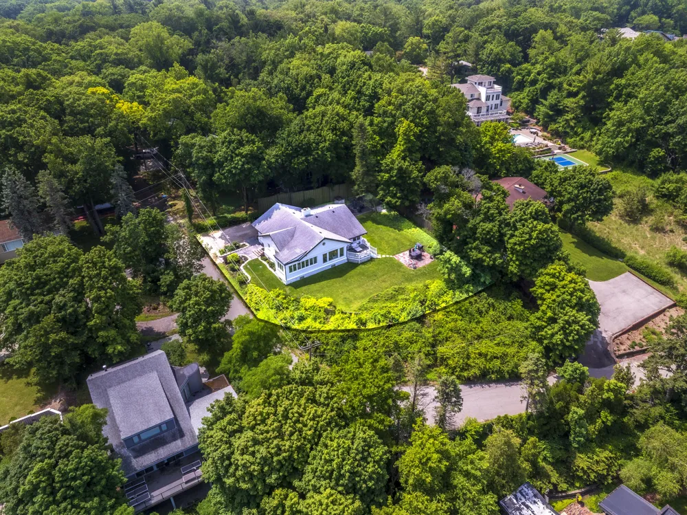 19300 Highland Drive New Buffalo, MI 49117