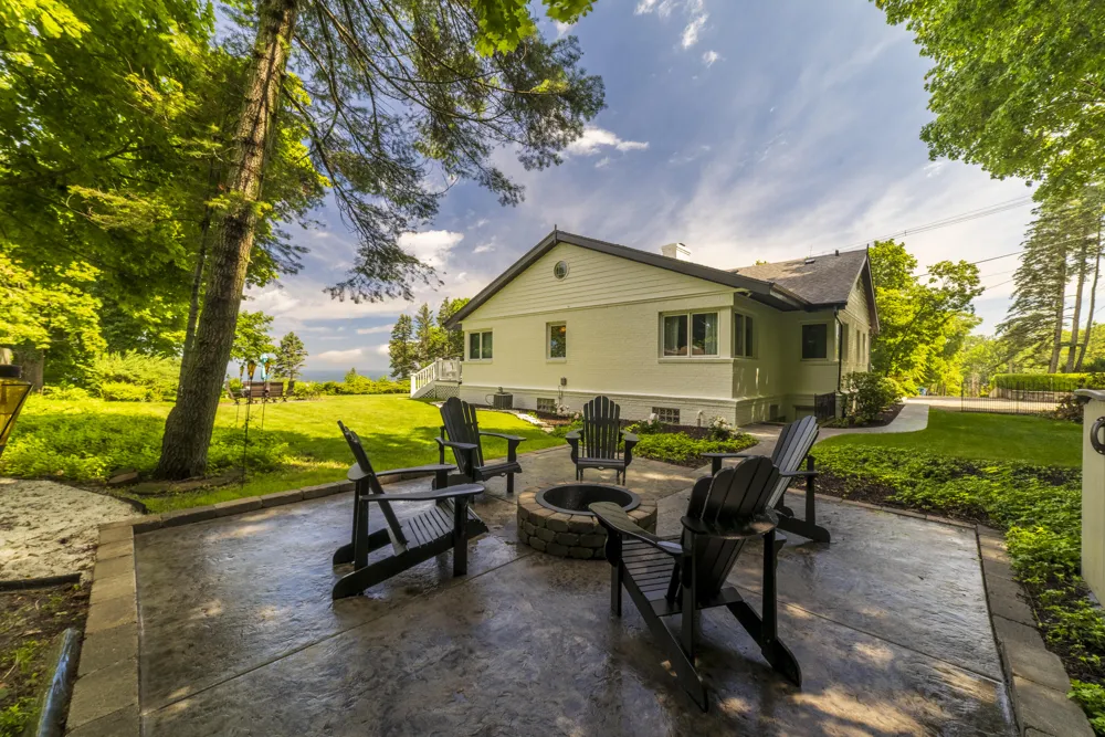 19300 Highland Drive New Buffalo, MI 49117