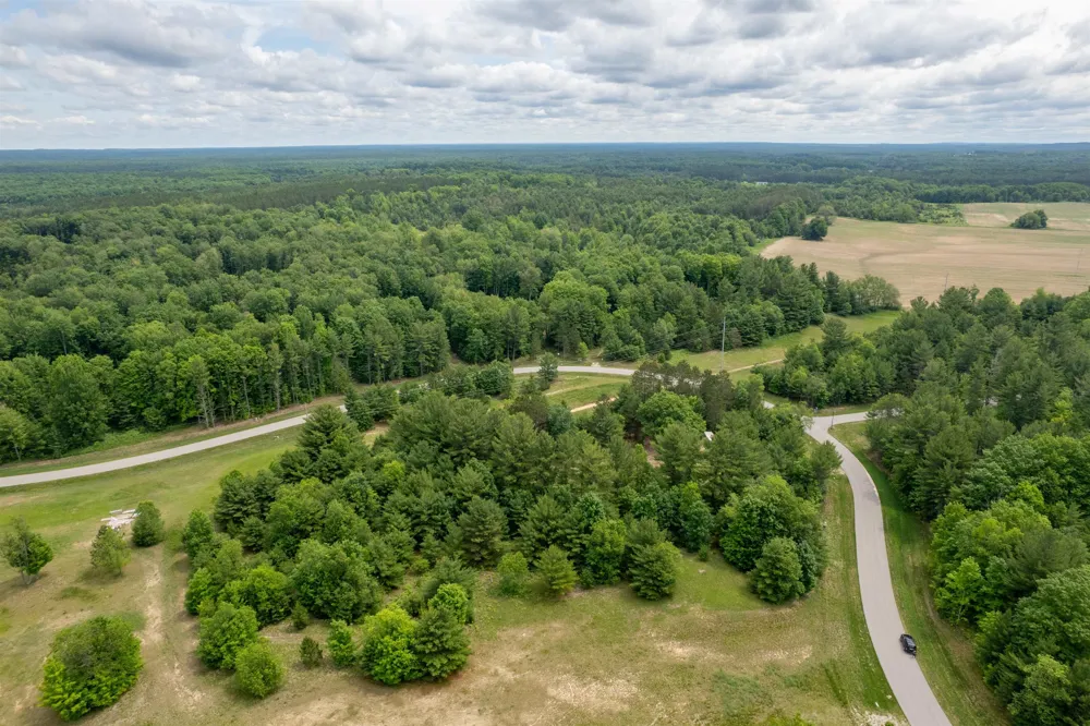 5502 Paradise Ranch Paradise Township, MI 49649