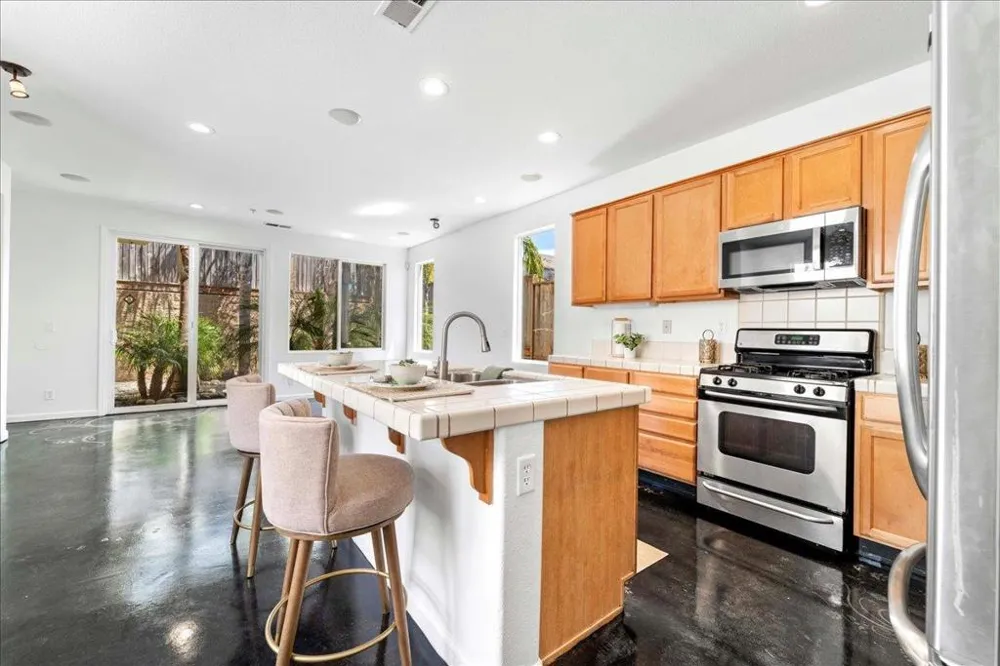 21 La Jolla Street Watsonville, CA 95076