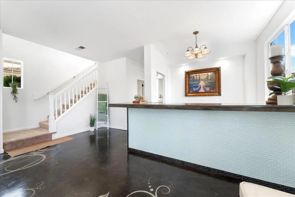 21 La Jolla Street Watsonville, CA 95076