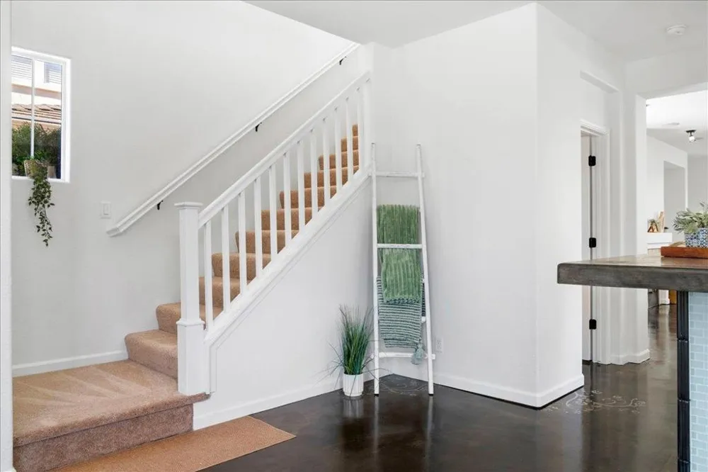 21 La Jolla Street Watsonville, CA 95076