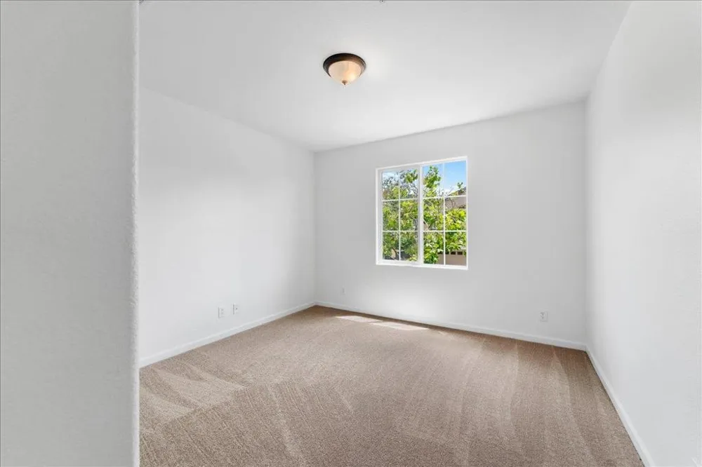 21 La Jolla Street Watsonville, CA 95076