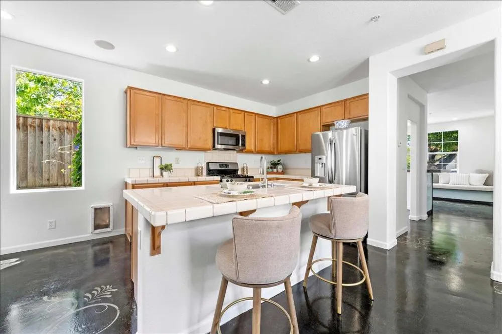 21 La Jolla Street Watsonville, CA 95076