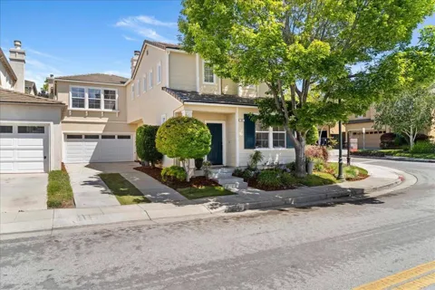21 La Jolla Street