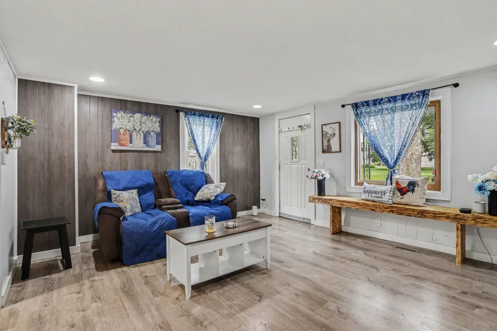 412 Swan Street Colon, MI 49040