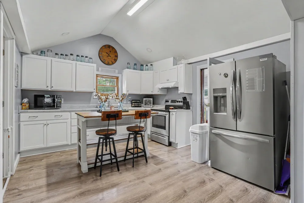 412 Swan Street Colon, MI 49040