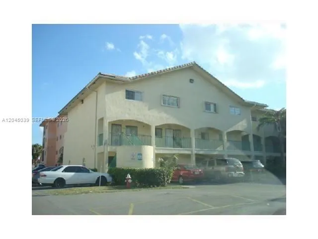 8851 NW 119th St #6201 Hialeah Gardens, FL 33018