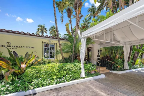 301 Australian Avenue #305
