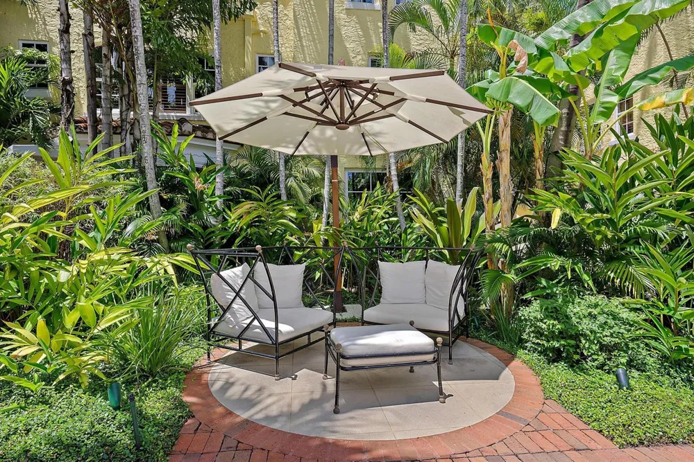 301 Australian Avenue #305 Palm Beach, FL 33480
