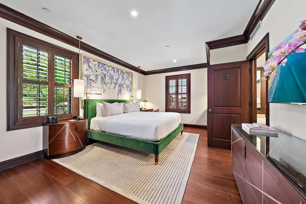 301 Australian Avenue #305 Palm Beach, FL 33480