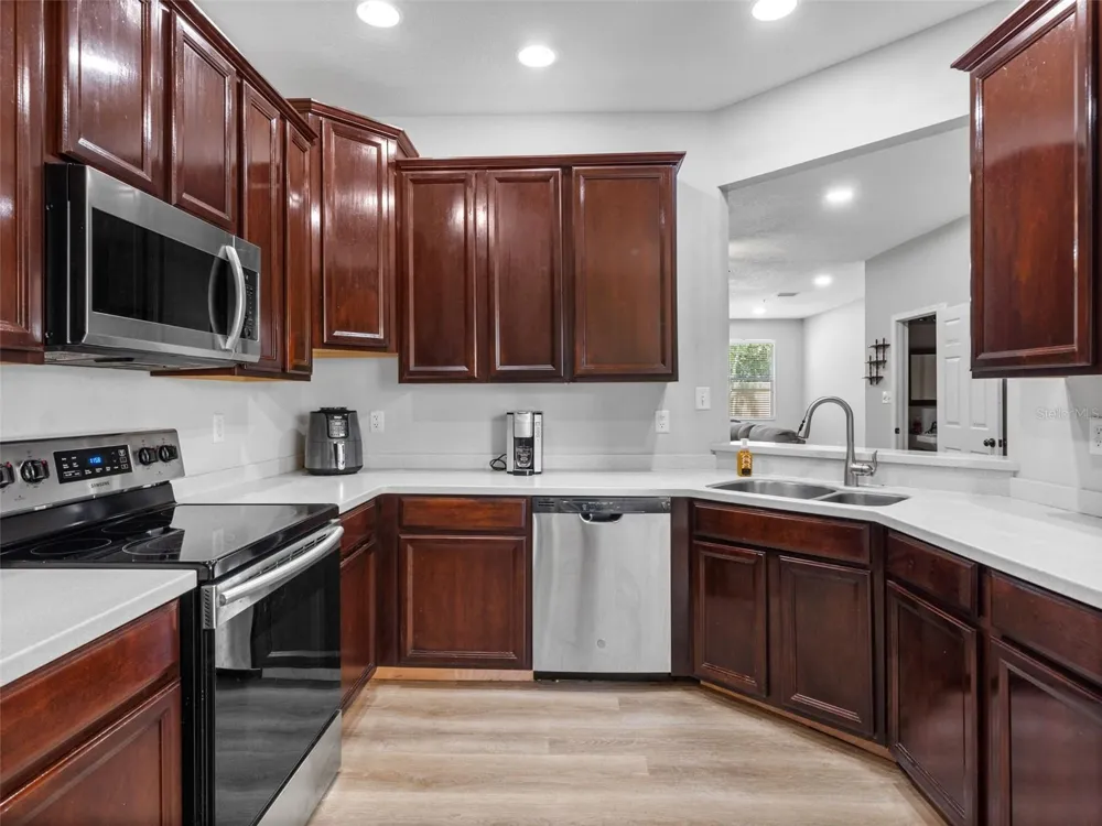 3831 PARKRIDGE CIRCLE #1-104 Sarasota, FL 34243